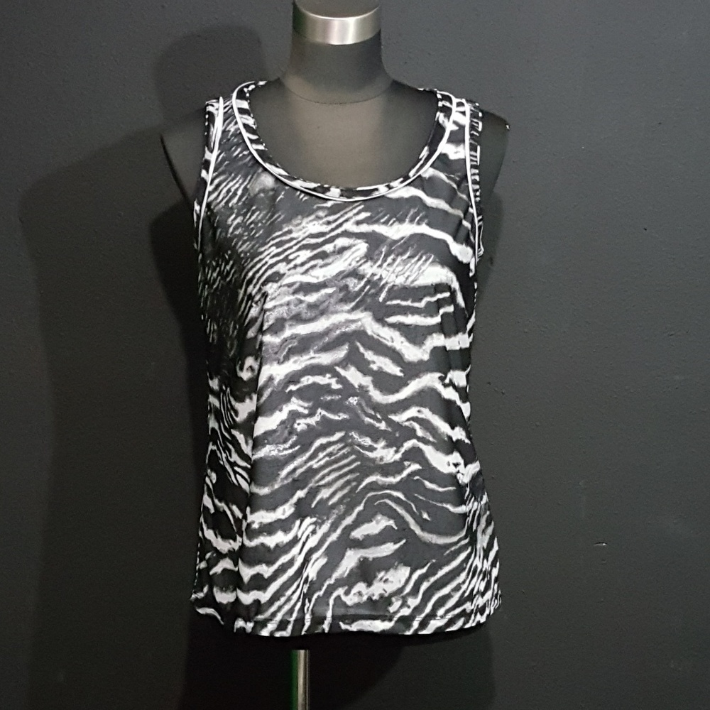 CHICO'S Sleeveless Top